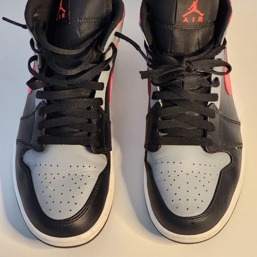 JordanMid 1 Pink ShadowMen's Black and Gray Sneakers